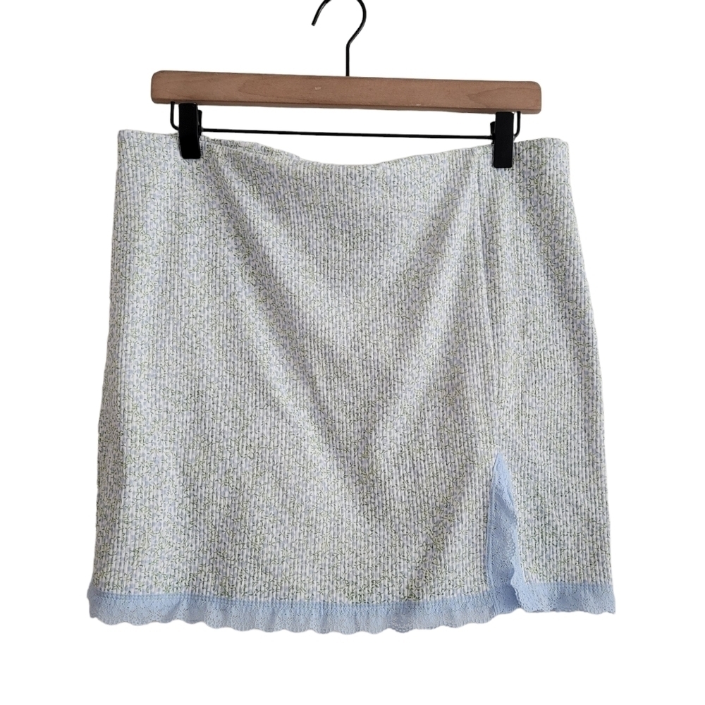 NEW H&M Divided‎ Ditzy Floral Lace Trim Ribbed Mini Skirt